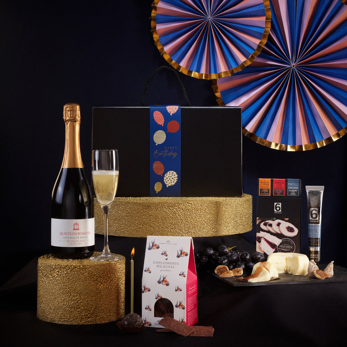 Cabaz Feliz Aniversário | Experiência Gourmet com Espumante. Sabores de Portugal num presente de aniversário gourmet que todos amam receber. meia.dúzia® Sabores de Portugal, prendas de aniversário gourmet