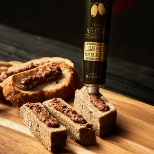 
                  
                    Gastronomic Box n.9: Negrinha do Douro Olive Paste + Olive Oil | Christmas Special
                  
                